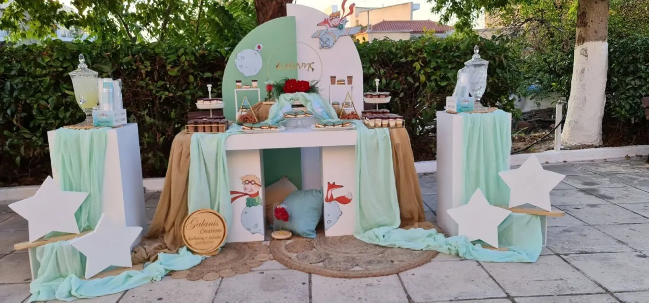 Candy bar σε παστέλ αποχρώσεις με αστέρια.